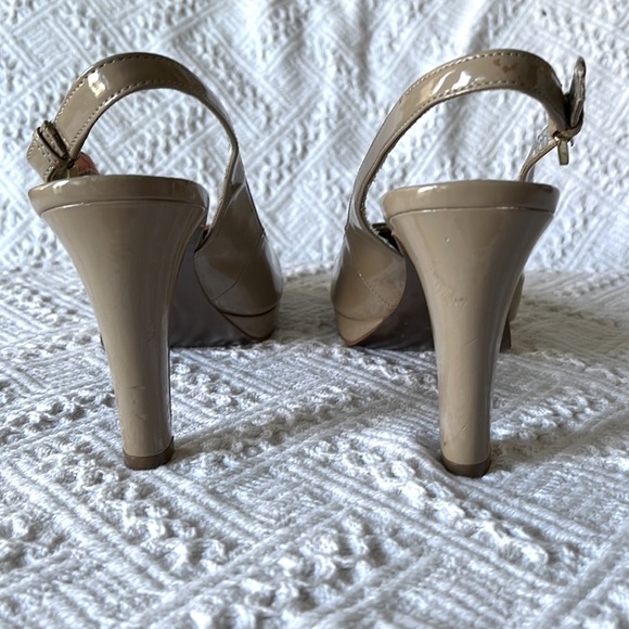 Tahari Carolyn Nude Slingback High Heels 7.5m - Picture 4 of 12